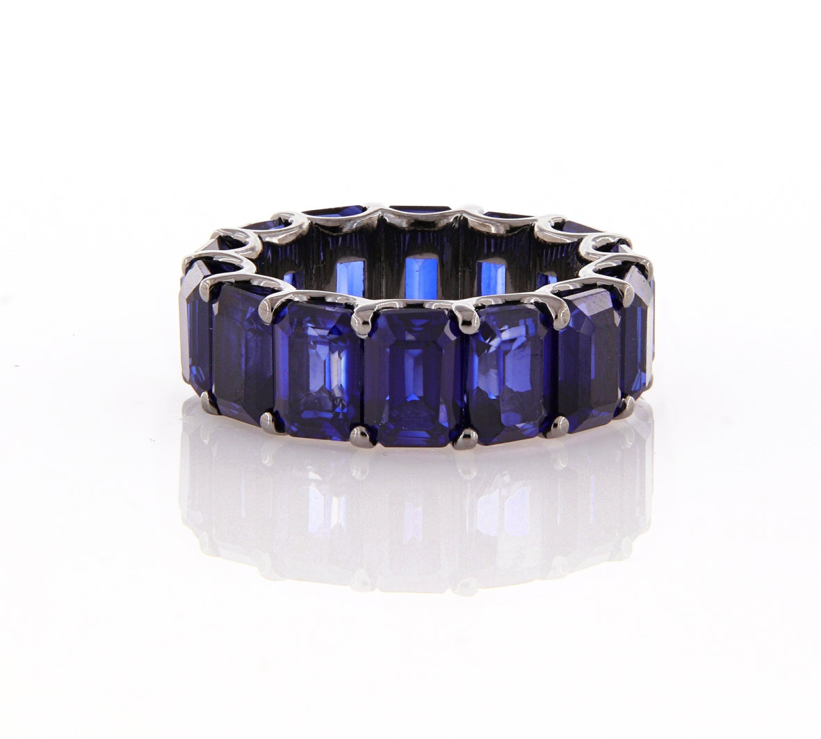 Dipinto White Gold Ring w/ Blue Sapphire