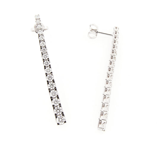 Perfezione White Gold Graduated Link Earrings w/ White Diamond